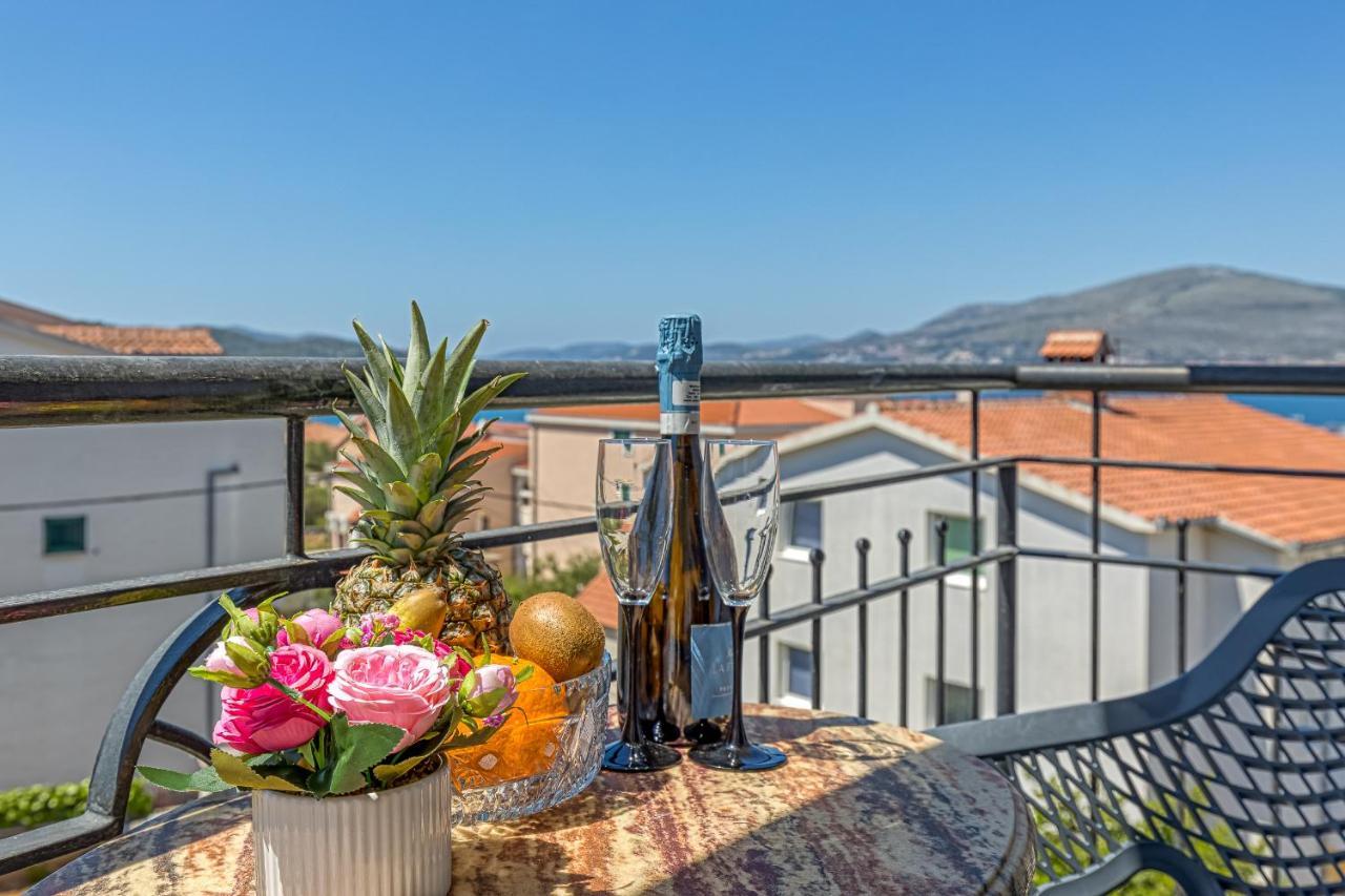 Villa Mihaela Trogir Exterior foto